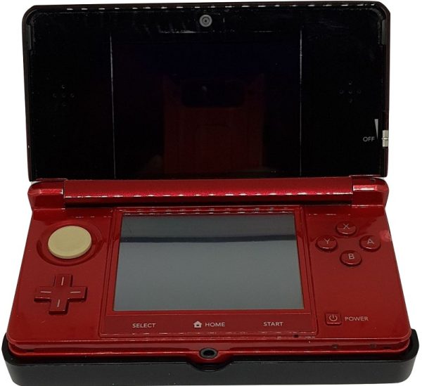 Nintendo 3ds Roja con Base Reacondicionada